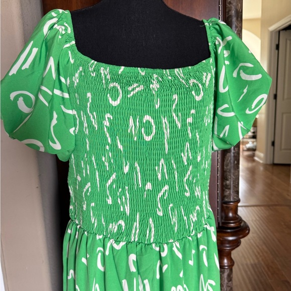 Pretty Garden Green Abstract‎ Print Maxi Dress - Picture 2 of 9